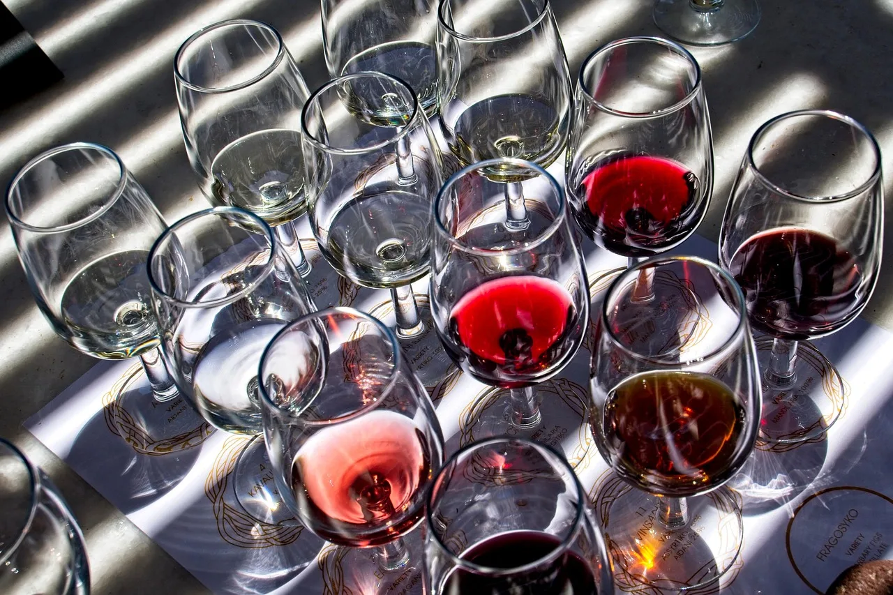 wine tasting, wine, glasses, winery, tasting, liquor, alcohol, drink, beverage, wine glasses, wine tasting, wine tasting, wine tasting, wine tasting, wine tasting. Building a tasting flight for an alcohol free bar: how many pours, what order