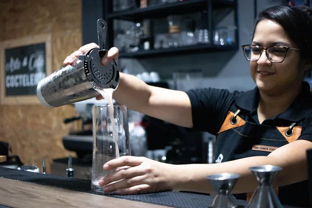 bartender, cocktail, beverage, bartender, bartender, bartender, bartender, bartender. Blind vs timed vs rushed: three ways to test a zero proof menu draft