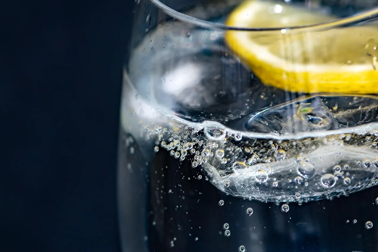 lemonade, ice, lemon, icy water, water drops, gin tonic, cocktail, summer drink, citrus, tonic, summer cocktail, alcoholic drink, slice of lemon, sparkling drink, drink background, sparkling wine, on the spot, highball, bubbles, bar, vine glass, plane wallpaper, cold drink, thirsty, lemonade, lemon, lemon, gin tonic, bar, bar, bar, bar, bar, cold drink, thirsty. Reviewing nonalcoholic bar tools: strengths, gaps and a verdict
