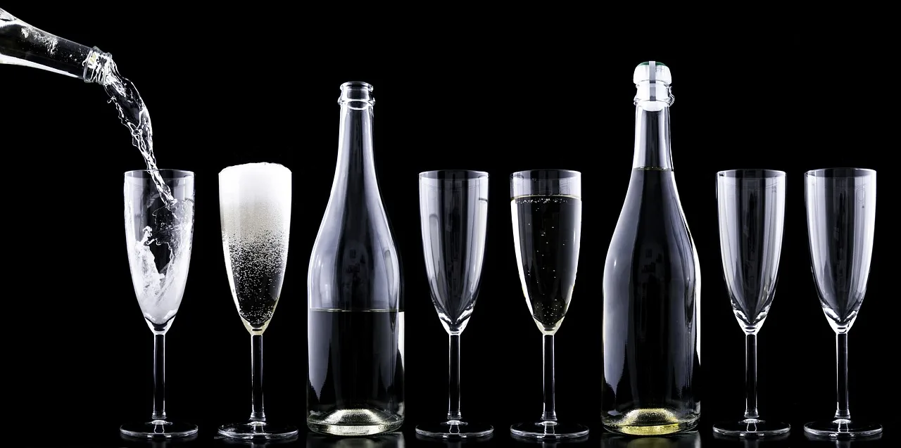 champagner, toasting, new year's eve, drink, crystal, festive, glass, year, toast, new, cheers, liquid, alcohol, celebrate, beverage, celebration, champagne, anniversary, romantic, occasion, fizz, party, special, congratulations, bubbly, bubbles, wine, motion, bottle, luxury, black, events, black wine, black news, black party, black glass, black bottle, black event, black glasses, black new, black bubbles, black celebrate, drink, alcohol, alcohol, alcohol, alcohol, celebration, champagne, champagne, party, party, party, wine, wine, wine, wine, wine, luxury, luxury, black, black. An honest review of zero proof beverage brands
